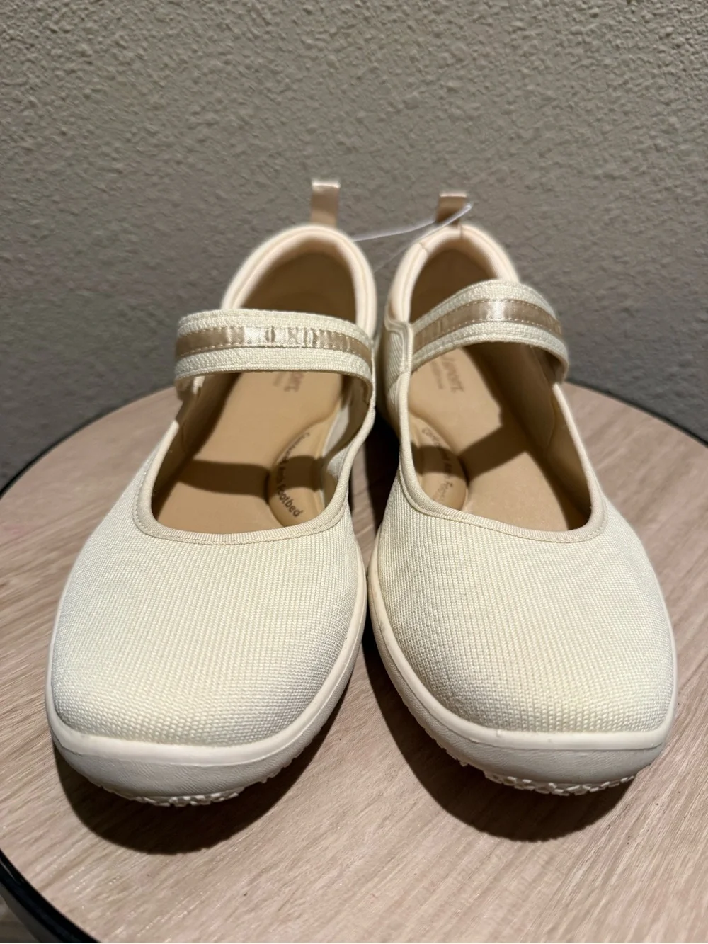 J Sport Jambu NWT Women’s Cream Melody Mary Jane Shoe Size 9